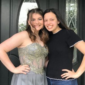 Meet your Posher, Avery